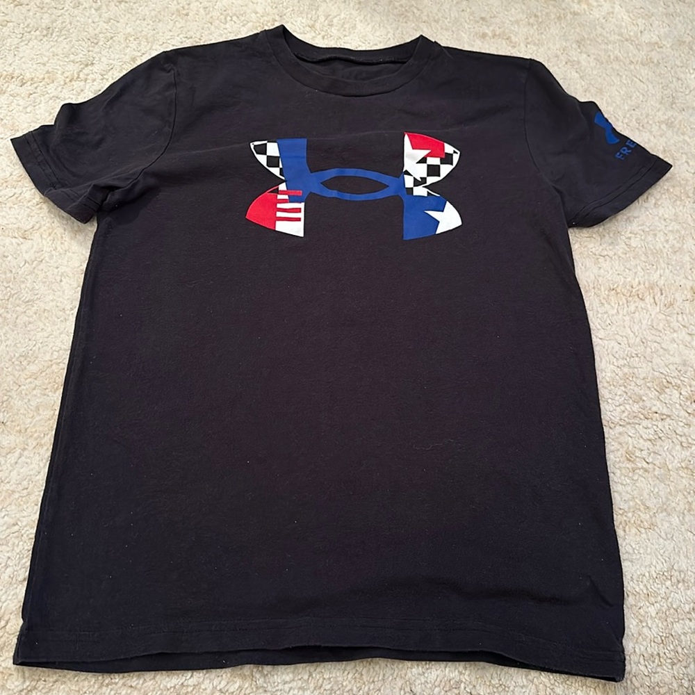 Under Armour YMD- black tee with logo!